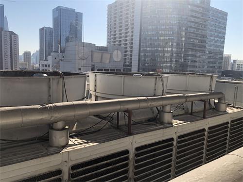 封<a href=http://m.wangkuandian.cn/tags1_0.html target=_blank class=infotextkey>閉式冷卻塔</a>降噪